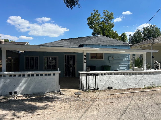 property at 904 E Hedrick St