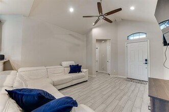 112 Ryburn St in Waxahachie, TX - Building Photo - Building Photo