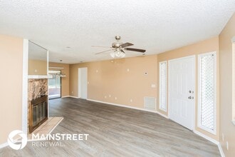 428 Trumpet St SW in Palm Bay, FL - Foto de edificio - Building Photo