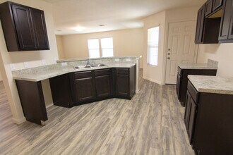 8314 Tesoro Hills in San Antonio, TX - Building Photo - Building Photo