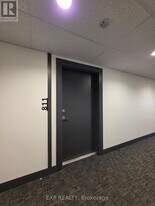 1 Wellington St in Brantford, ON - Building Photo