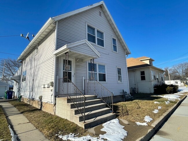 1017 N Webster Ave in Green Bay, WI - Building Photo - Building Photo