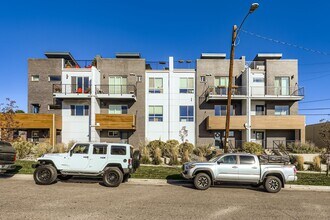 2851 W 21st Ave in Denver, CO - Building Photo - Building Photo