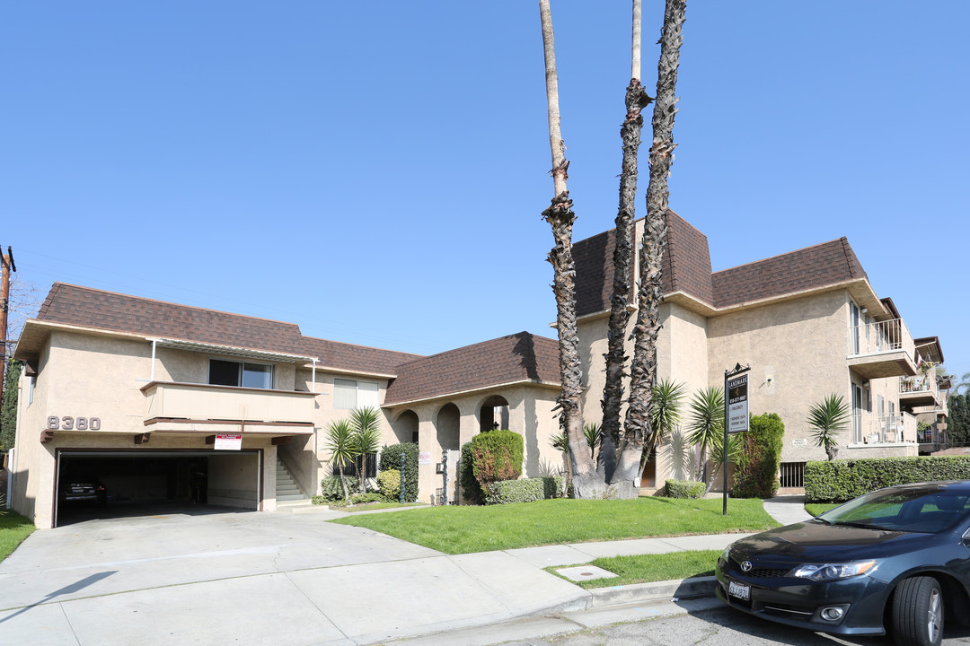 Northgate Apartments in Canoga Park, CA - Building Photo