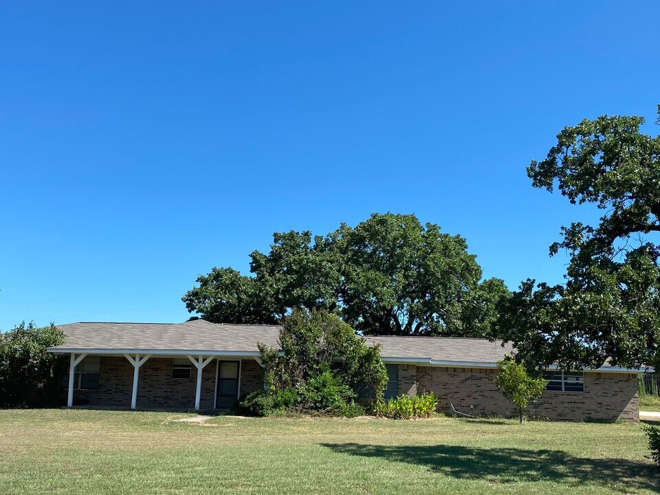 210 Harmony Rd in Weatherford, TX - Building Photo