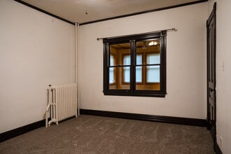 556 Rose Ave E in St. Paul, MN - Building Photo - Building Photo