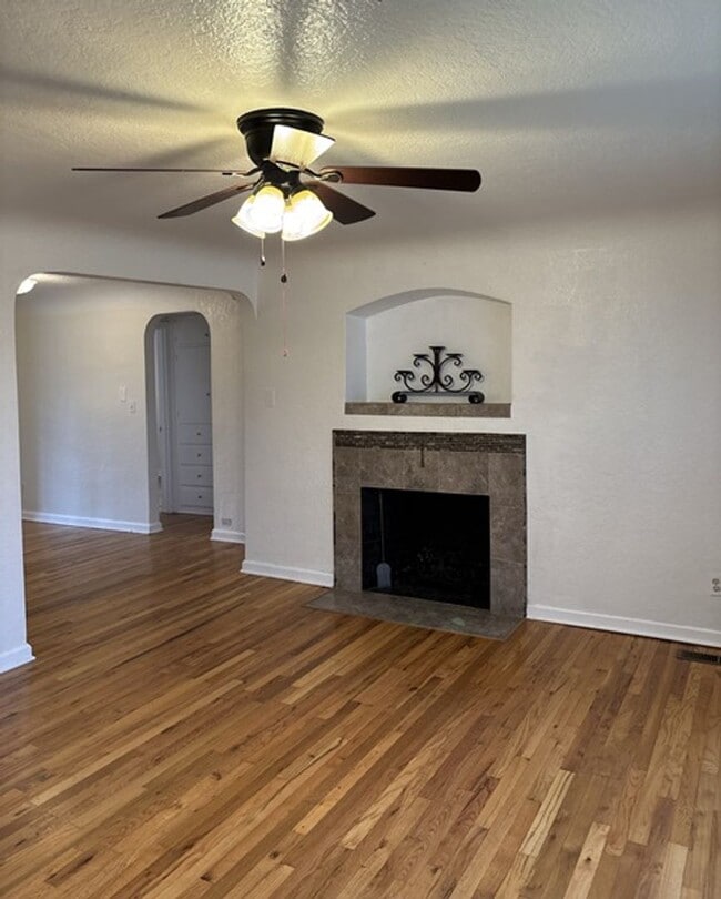 2040 17th St NE in Salem, OR - Building Photo - Building Photo