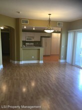 10809 Garden Mist Dr-Unit -Unit 2014 in Las Vegas, NV - Building Photo - Building Photo