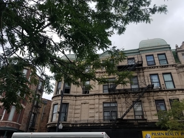 property at 1332 W 18th St