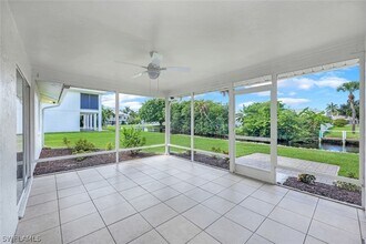 27150 Esther Dr in Bonita Springs, FL - Foto de edificio - Building Photo