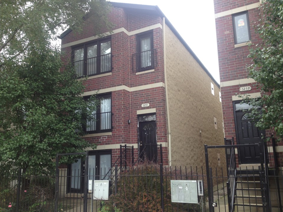 Lexington Condos in Chicago, IL - Building Photo