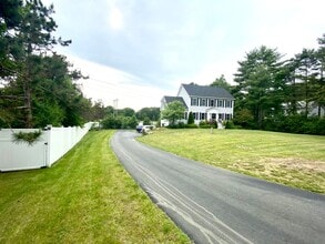 38 Dodge Ave in Portsmouth, NH - Building Photo - Building Photo
