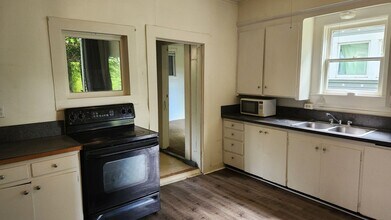 920 N Garden St in Bellingham, WA - Building Photo - Building Photo