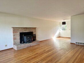 2139 N 137th St in Seattle, WA - Building Photo - Building Photo