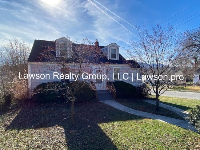 property at 826 Lakeview St