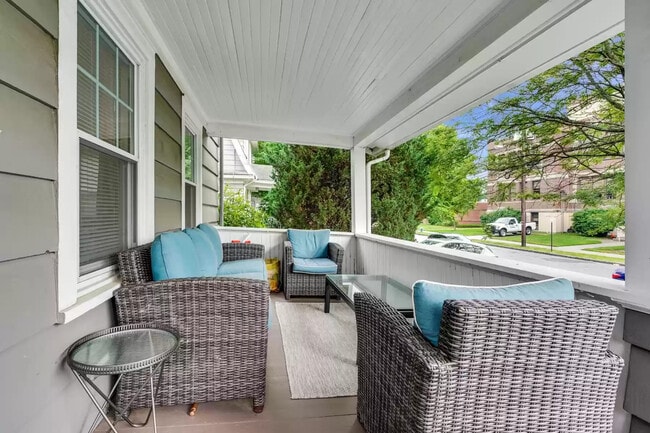 86 Tulip St in Summit, NJ - Building Photo - Building Photo