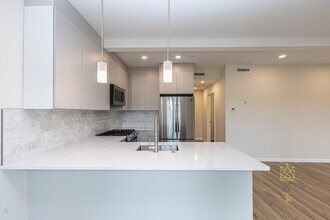 458 Washington St, Unit 107 in Boston, MA - Building Photo - Building Photo