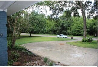 12631 Texas Army Trail in Cypress, TX - Foto de edificio - Building Photo