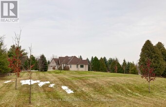 7 Deer Run Crescent in Acton, ON - Building Photo - Building Photo