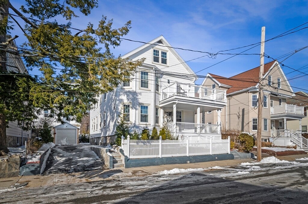 127 Selwyn St in Boston, MA - Building Photo