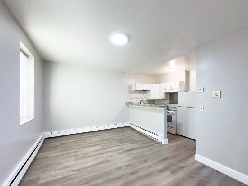 572 Essex St in Lawrence, MA - Building Photo
