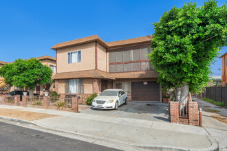 1001 E 20th St in Long Beach, CA - Building Photo - Building Photo