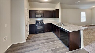 11612 NW 95th St in Yukon, OK - Building Photo - Building Photo