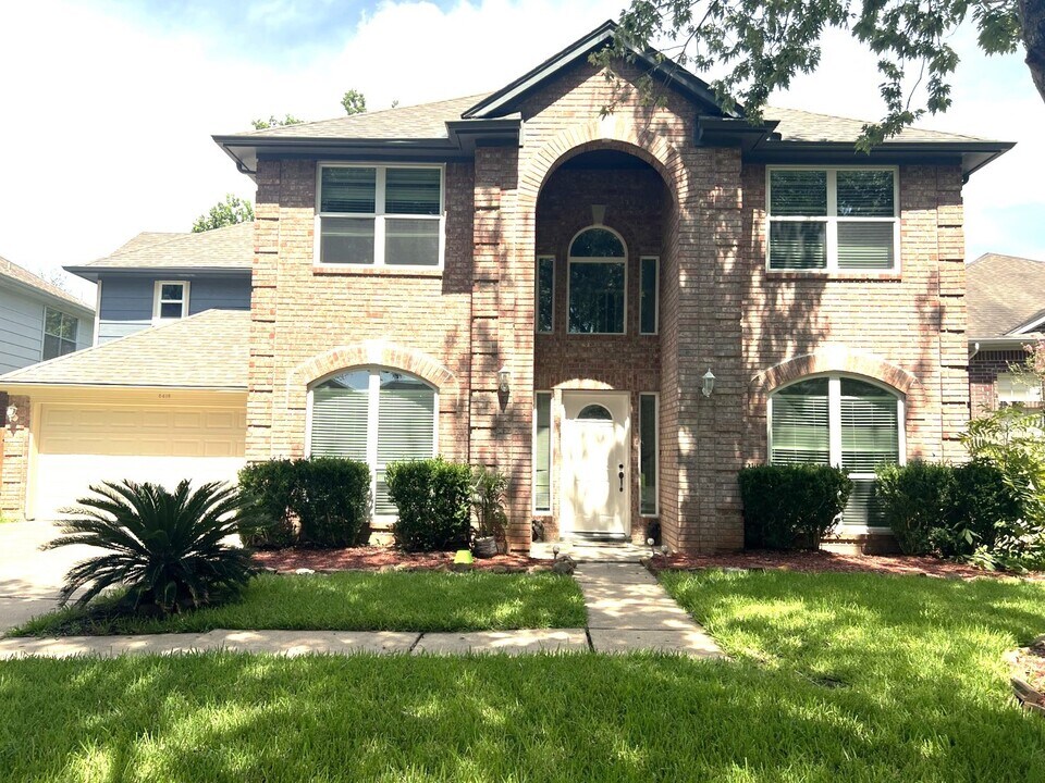 6415 Laurel Bush Ln in Sugar Land, TX - Building Photo
