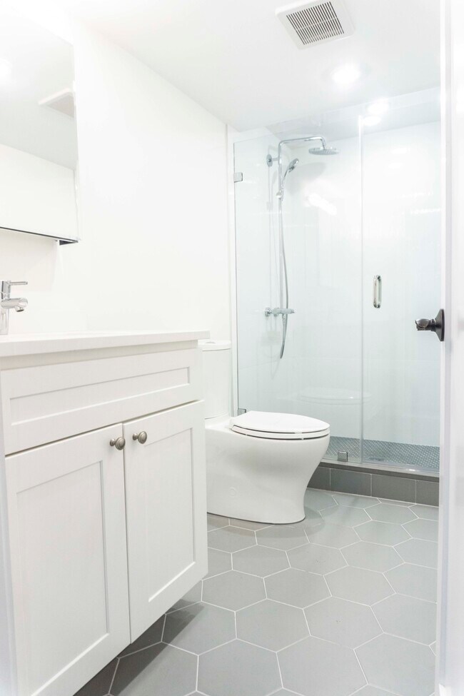 79 Linden St, Unit 1