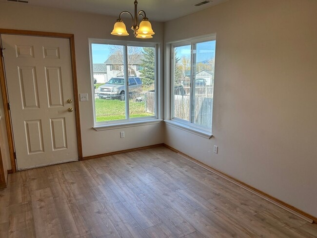 1997 Greatview Dr in Kalispell, MT - Building Photo - Building Photo
