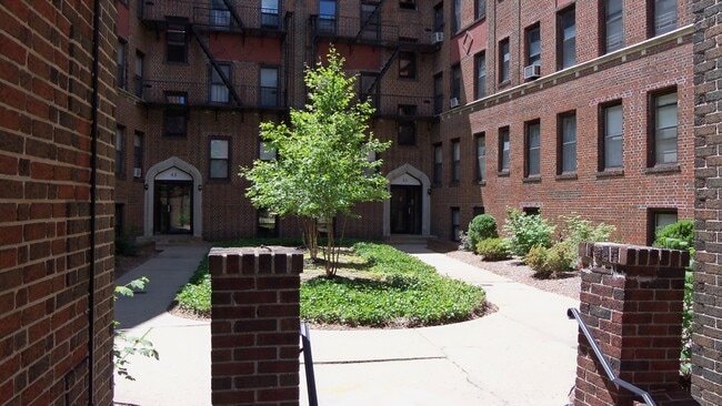 58 Ettrick Ter in Rutherford, NJ - Foto de edificio - Building Photo