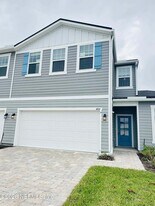 403 Woods Ln in St. Augustine, FL - Building Photo