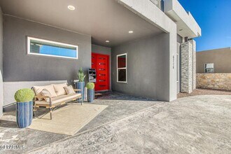 6716 Rio Haciendas in El Paso, TX - Building Photo - Building Photo
