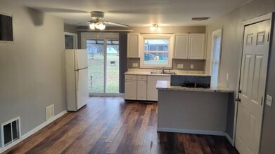 5021 Christiansen Rd in Lansing, MI - Building Photo - Building Photo