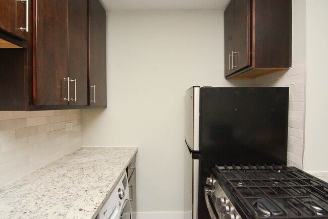 450 W Barry Ave in Chicago, IL - Foto de edificio - Building Photo