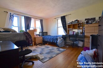 28 Manet Rd, Unit 1 in Chestnut Hill, MA - Building Photo - Building Photo