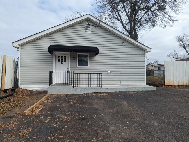 property at 260 N Cleveland Park Dr
