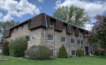 Fairview Apartments in Farmington, MN - Building Photo - Building Photo