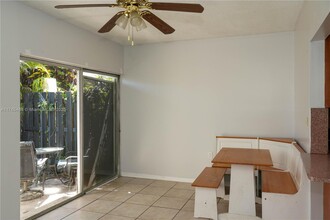 14303 Memorial Hwy in Miami, FL - Building Photo - Building Photo