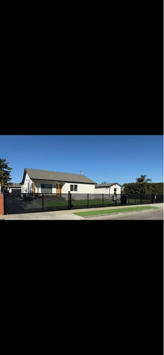 4925 E San Rafael St-Unit -front in Compton, CA - Building Photo