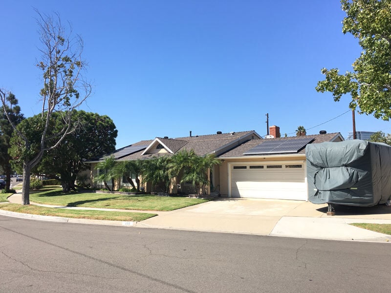 498 Pierpont Dr in Costa Mesa, CA - Building Photo