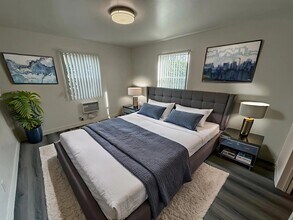 4530 Whitsett Ave in Los Angeles, CA - Foto de edificio - Building Photo