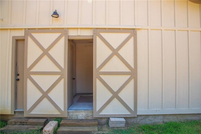 959 Fir St in Caldwell, TX - Building Photo - Building Photo