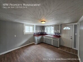 111 Maple Ave SE in Massillon, OH - Building Photo - Building Photo