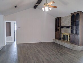 322 Enchanted Way in Del Rio, TX - Building Photo - Building Photo