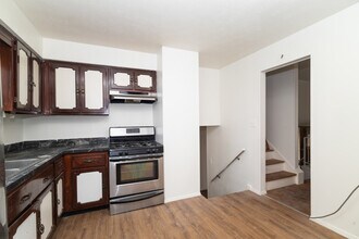 18716 Restor Ave in Cleveland, OH - Building Photo - Building Photo