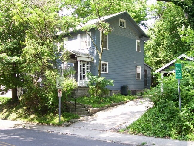 property at 610 S Henderson St