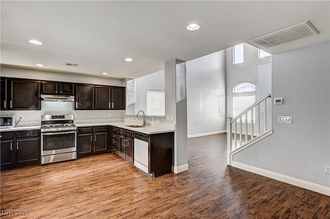 property at 10425 MIHELA Ave