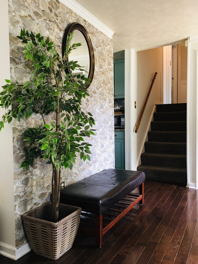 7700 Mineral Springs Dr in Gaithersburg, MD - Foto de edificio - Building Photo