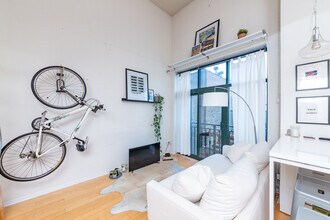400 W Ontario St, Unit # 0708B in Chicago, IL - Building Photo - Building Photo